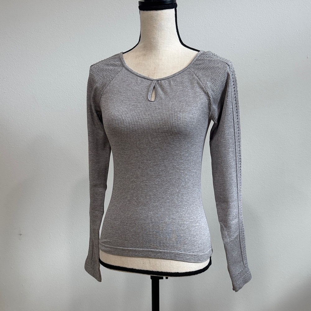 Hollister Gray Keyhole Long Sleeve Top